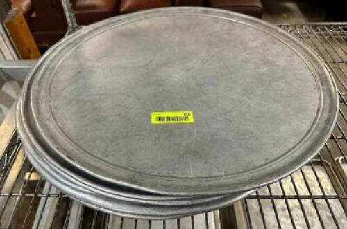 DESCRIPTION: (6) 16" PIZZA PANS SIZE 16" LOCATION: BAY 6 THIS LOT IS: SOLD BY THE PIECE QTY: 6