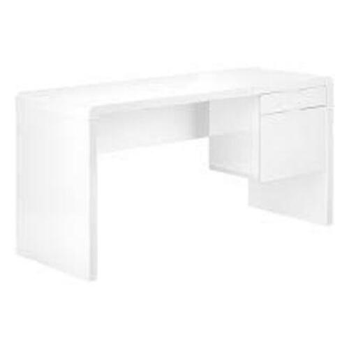 (1) OFFICE DESK