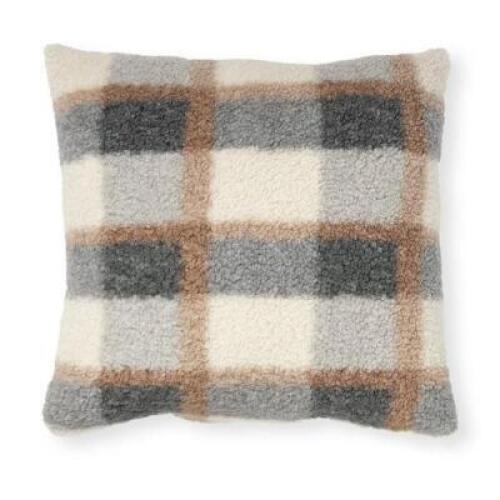 (2) DECORATIVE THROW PILLOW