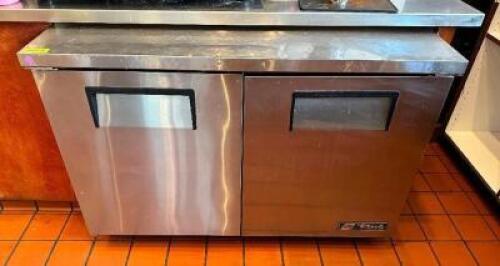 DESCRIPTION: TRUE 48" TWO DOOR UNDER COUNTER COOLER BRAND / MODEL: TRUE TUC-48 ADDITIONAL INFORMATION SN# 1-4415871, 115 VOLT, 1 PHASE SIZE 48" LONG L