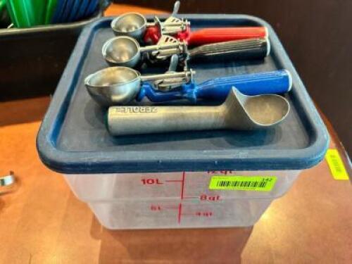 DESCRIPTION: (4) SCOOPS AND (1) PLASTIC CONTAINER W/ LID LOCATION: FRONT THIS LOT IS: ONE MONEY QTY: 1
