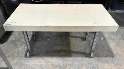 RETAIL DISPLAY TABLE ON CASTERS
