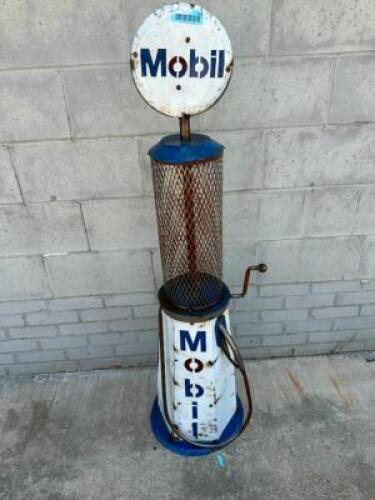 DESCRIPTION: MOBILE OLD STYLE GAS PUMP SIZE: 54"X12" QTY: 1