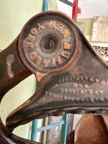 DESCRIPTION: VINTAGE IRON SEATING END BRACKETS SIZE: 27"X25" QTY: 2