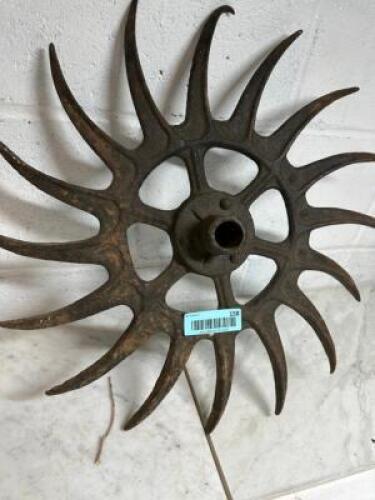 DESCRIPTION: IRON FARM GEAR DECOR SIZE: 19" QTY: 1