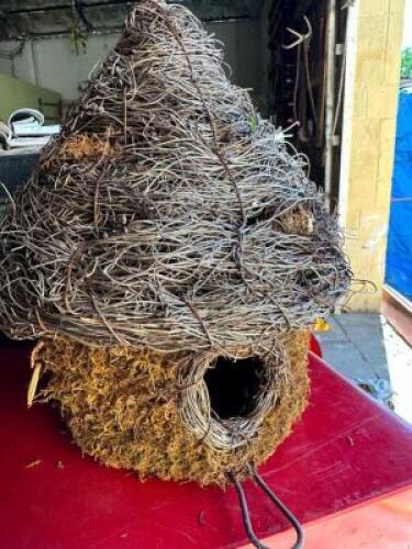 DESCRIPTION: SMALL BIRD HOUSE SIZE: 12"X10" QTY: 1