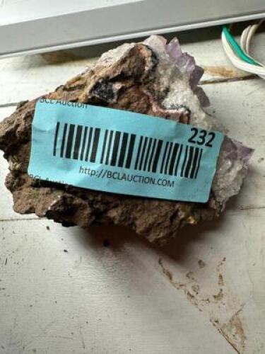 DESCRIPTION: FLUORITE SPECIMEN SIZE: 4"X2-1/2" QTY: 1