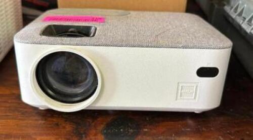 HOME THEATRE PROJECTOR