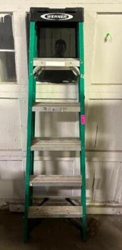 6' FIBERGLASS STEP LADDER