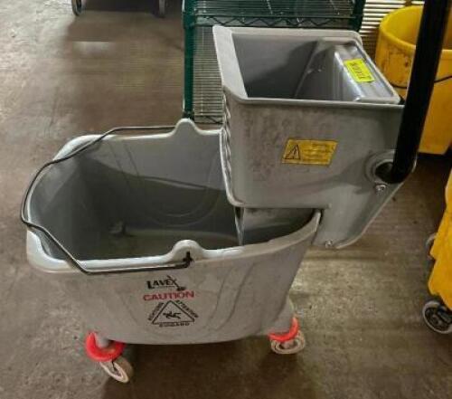 GREY MOP BUCKET W/ WRINGER
