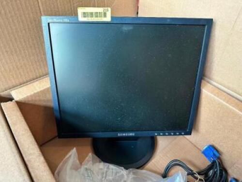 DESCRIPTION: SAMSUNG 15" LCD MONITOR BRAND / MODEL: SAMSUNG LOCATION: FRONT QTY: 1