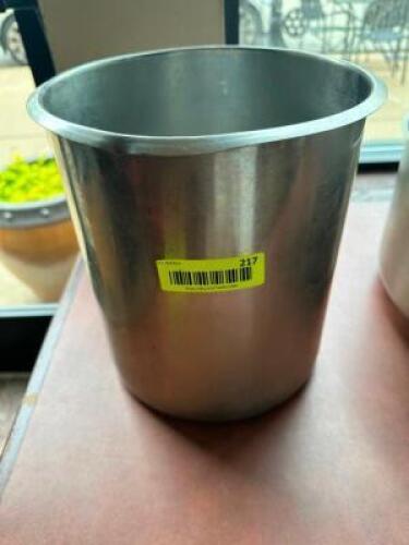 DESCRIPTION: LARGE STAINLESS INSERT ROUND LOCATION: FRONT QTY: 1
