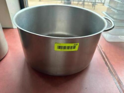 DESCRIPTION: STAINLESS STOCK POT W/ HANDLE LOCATION: FRONT QTY: 1