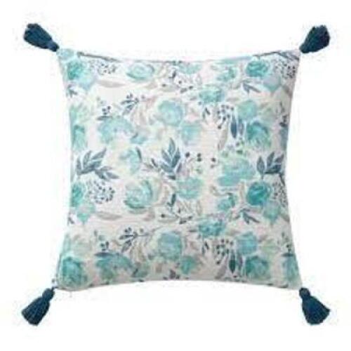 DESCRIPTION: (2) DECORATIVE PILLOW COVER BRAND/MODEL: MAINSTAYS INFORMATION: FLORAL RETAIL$: $10.00 EA QTY: 2