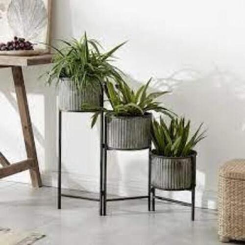 DESCRIPTION: (1) OUTDOOR PLANTER BRAND/MODEL: FIRSTIME&CO RETAIL$: $30.00 EA QTY: 1