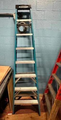 6' FIBBER GLASS LADDER