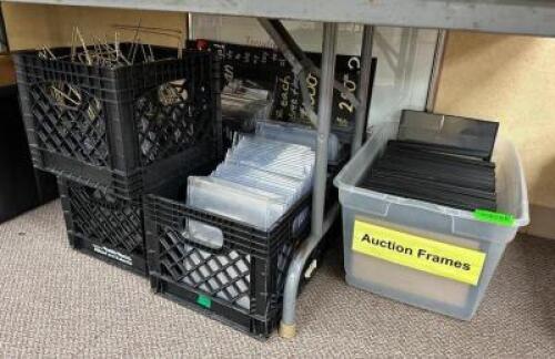 (1) LOT OF ASSORTED PLASTIC DISPLAY TENTS AND STANDS