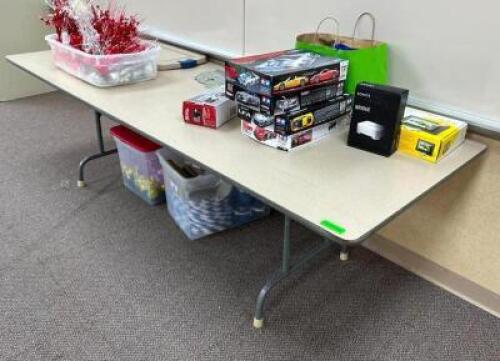 8' X 30" HEAVY DUTY FOLDING TABLE / DESK