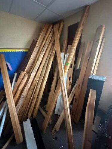 LARGE GROUP OF SCRAP WOOD