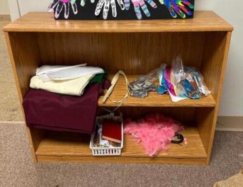 36" X 12" X 29" WOODEN SHELVING UNIT (CONTENTS NOT INCLUDED)LOCATION ROOM 212SIZE: 36" X 12" X 29"