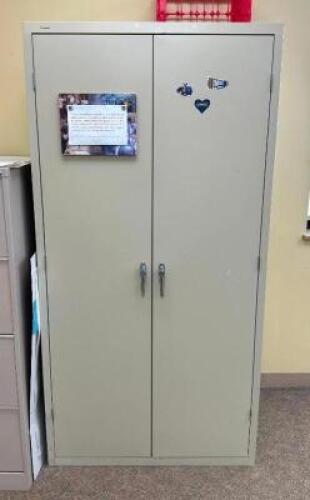 2-DOOR METAL STORAGE CABINETLOCATION COLLEGE COUNSILINGSIZE: 36" X 24" X 22"