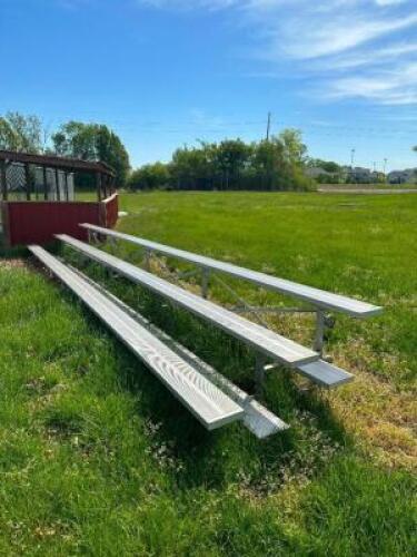 PORTABLE BLEACHERS