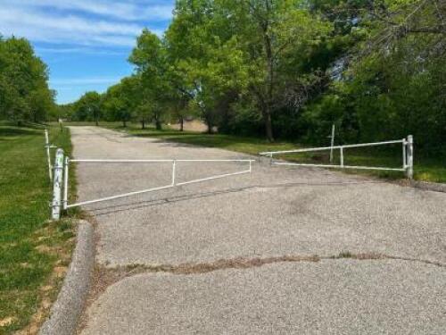 DRIVEWAY GATE