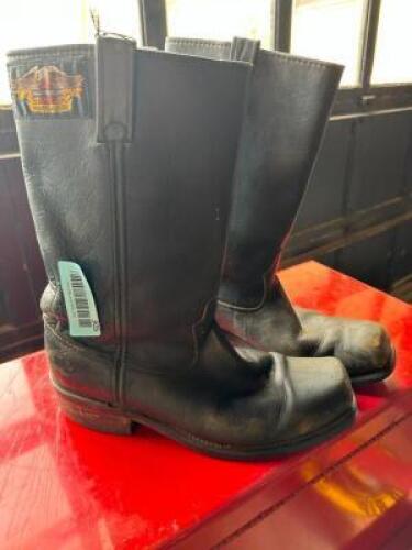DESCRIPTION: HARLEY DAVIDSON BOOTS QTY: 1