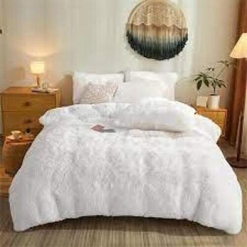 (1) COMFORTER SET