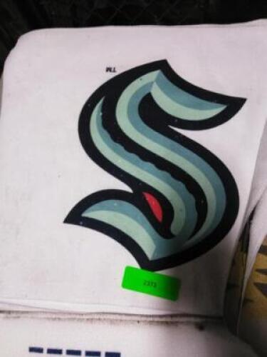 (4) RALLY TOWELS