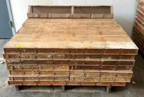 ASSORTED CONCRETE FORMS WITH CORNER EDGE PIECE