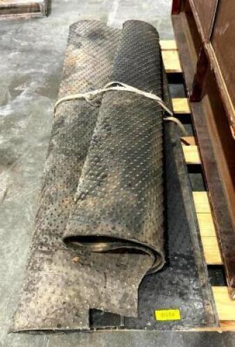 RUBBER TRACK MAT