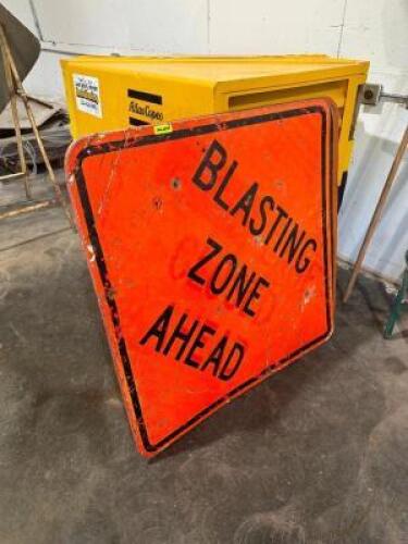 (3) FIBERGLASS BLASTING ZONE ROAD SIGNS (NO STANDS)