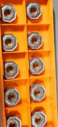 DESCRIPTION: (20) OAKU CARBIDE MILLING INSERTS BRAND/MODEL: HERTEL OAKU060508ER-FF HC540M RETAIL$: $31.25 QTY: 20