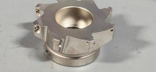 DESCRIPTION: (1) INDEXABLE SQ SHOULDER FACE MILL BRAND/MODEL: HERTEL 45717493 RETAIL$: $665.75 SIZE: 4' cut dia 1-1/4" arbor 0.394" max depth QTY: 1
