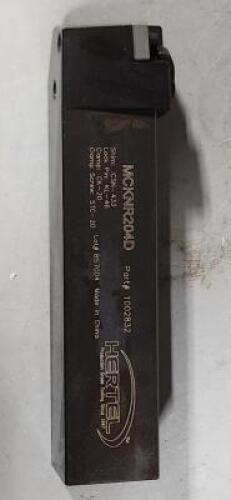 DESCRIPTION: (1) INDEXABLE TURNING TOLHOLDER BRAND/MODEL: HERTEL 35996073 RETAIL$: $79.89 SIZE: 1-1/4" SQ SHANK QTY: 1
