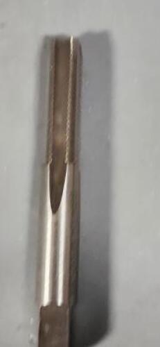 DESCRIPTION: (10) HSS STRAIGHT FLUTE TAPS BRAND/MODEL: VC 04843322 RETAIL$: $56.58 SIZE: 7/16-32 QTY: 10