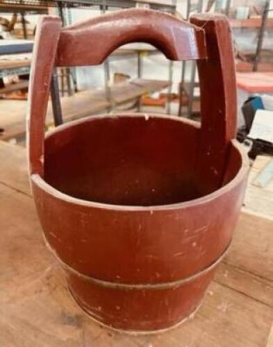 DESCRIPTION: ORIGINAL CHINESE WATER BUCKET SIZE: 15"X19" QTY: 1