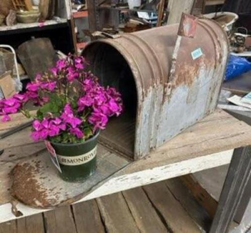 DESCRIPTION: VERY OLD MAILBOX SIZE: 24"X11"X13" QTY: 1