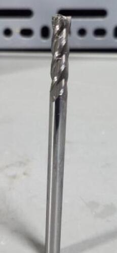 DESCRIPTION: (3) SOLID CARBIDE SQ END MILL BRAND/MODEL: OSG 484-2501 SIZE: 1/4" DIA 1" LOC RETAIL$: $52.33 QTY: 3