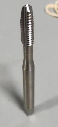 DESCRIPTION: (15) VANADIUM HSS SPIRAL POINT TAPS BRAND/MODEL: WIDIA 86207 SIZE: 1/4-20UNC RETAIL$: $24.00 QTY: 15