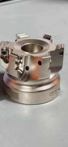 DESCRIPTION: (1) HCM 422R INDEXABLE SHELL MIL BRAND/MODEL: HERTEL HMC422R-2.50.06-15-200 SIZE: 2-1/2" DIA 1" ARBOR 2-1/2" MAX DEPTH RETAIL$: $1,069.89