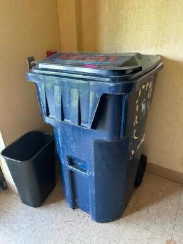 ROLLING TRASHCAN
