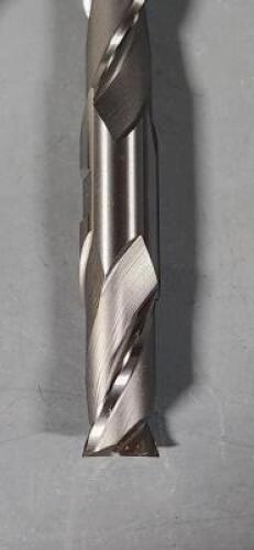 DESCRIPTION: (1) POWDERED METAL "TANK POWER"DOUBLE END SQ END MILL BRAND/MODEL: YG1 E9984056 SIZE: 7/8" DIA 1-9/16" LOC RETAIL$: $59.63 QTY: 1