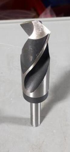 DESCRIPTION: (1) SILVER & DEMMING REDUCED SHANK DRILL BITS BRAND/MODEL: TMX 5-166-100 SIZE: 1-7/32" D 1/2" S RETAIL$: $76.70 QTY: 1