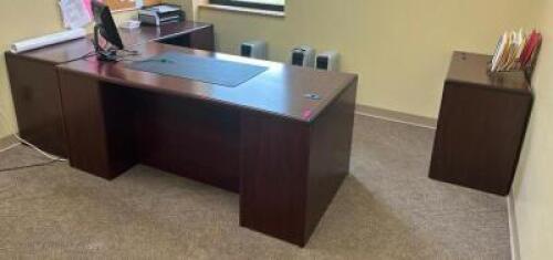 L-SHAPED DESK WITH RIGHT SIDE RETURN AND FILING CABINET
