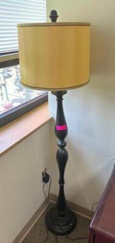 FLOOR LAMP