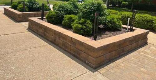 ASSORTED LANDSCAPING BLOCKS