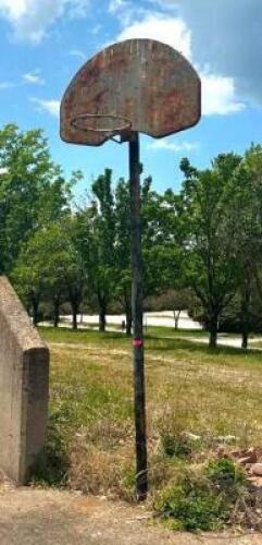 BASKETBALL HOOP