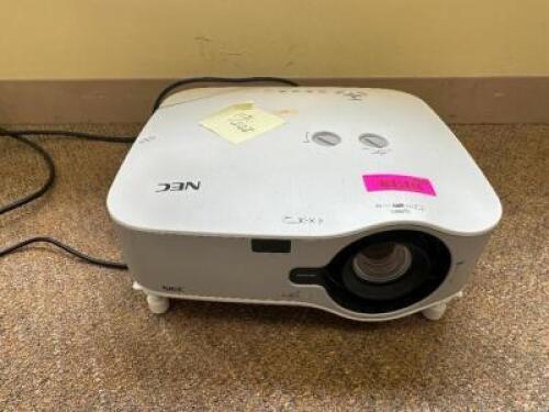 PROJECTOR - BROKEN